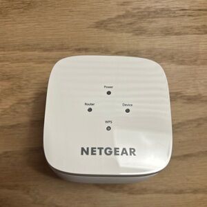 NETGEAR White WiFi extender